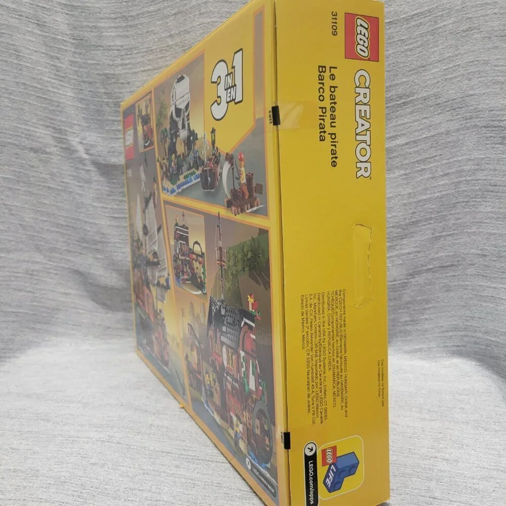 Lego Creator 31109 3-in-1 Pirate Ship, Pirate Inn and Skull Island